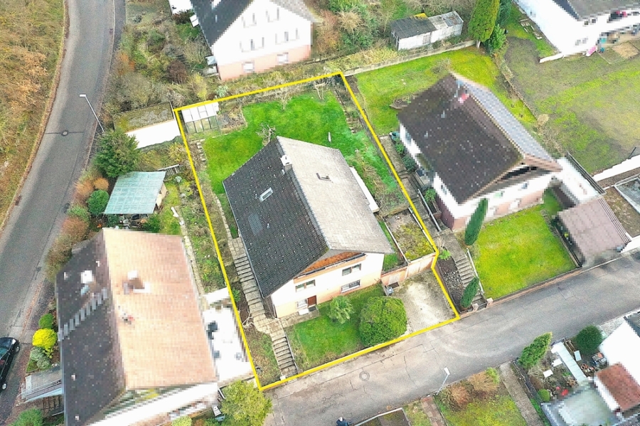 FREISTEHENDES FAMILIENHAUS IN SACKGASSENLAGE MIT 4 SCHLAFZIMMERN, 2 BÄDERN UND GARAGE, 75196 Remchingen / Nöttingen, Einfamilienhaus