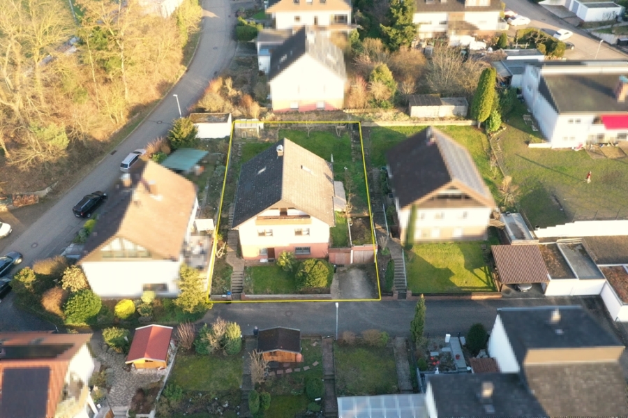FREISTEHENDES FAMILIENHAUS IN SACKGASSENLAGE MIT 4 SCHLAFZIMMERN, 2 BÄDERN UND GARAGE, 75196 Remchingen / Nöttingen, Einfamilienhaus