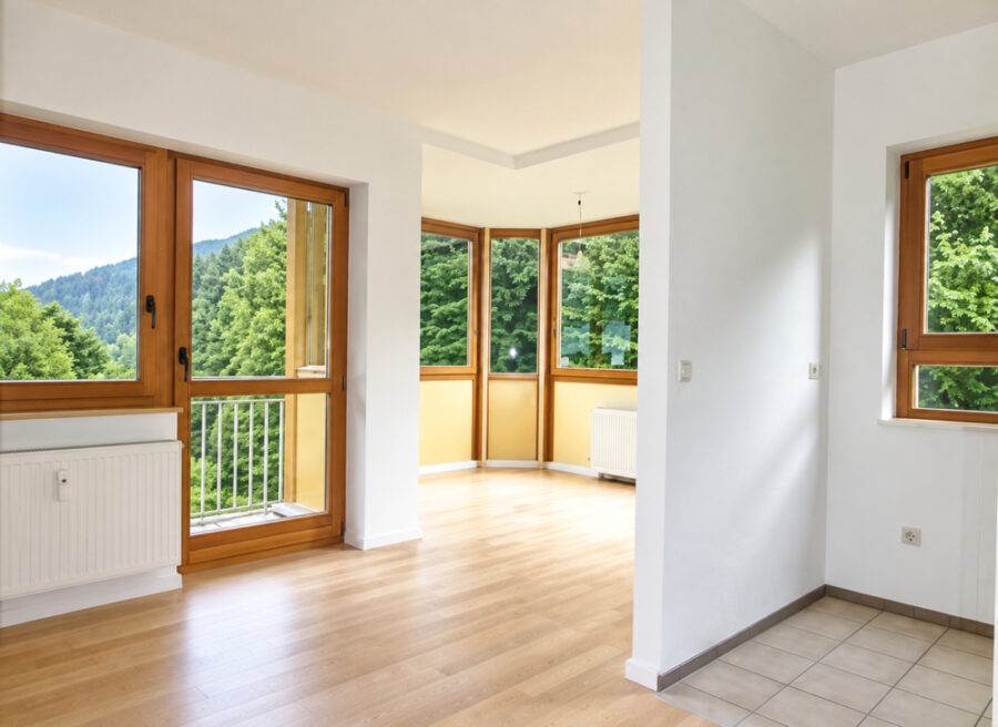 SEHR SCHÖNE WOHNUNG IN BETREUTEM WOHNEN, 76332 Bad Herrenalb / Unteres Gaistal, Etagenwohnung