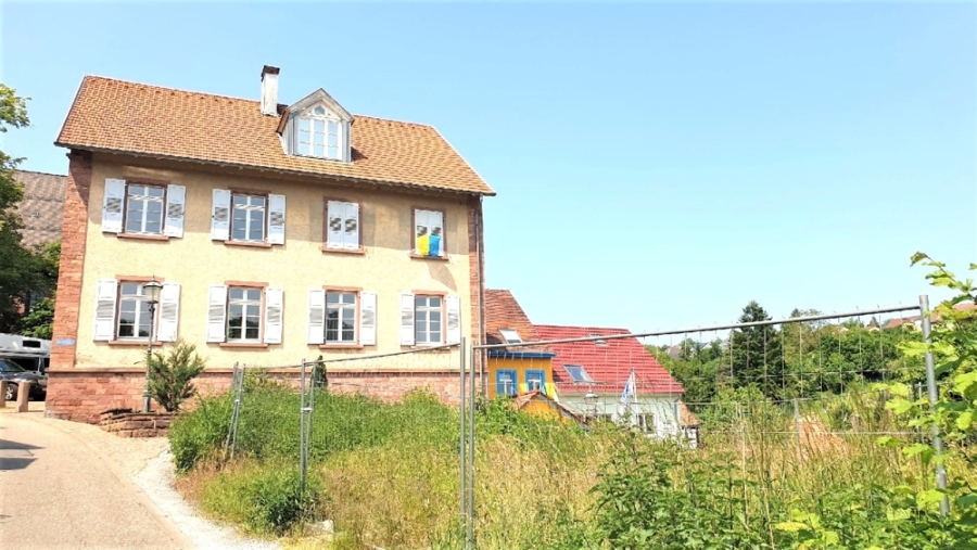 GRUNDSTÜCK FÜR EIN GROßES EINFAMILIENHAUS (ca. 180 m²) ODER FÜR 2 DOPPELHAUSHÄLFTEN MIT BAUGENEHMIGUNG, 76228 Karlsruhe / Grünwettersbach, Wohngrundstück
