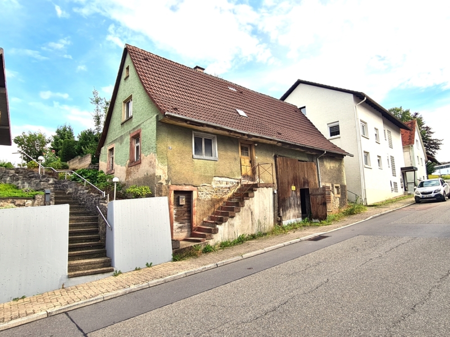 Aussenansicht - PROVISIONSFREI: FACHWERKHAUS MIT INTEGRIERTER SCHEUNE, SCHOPF, INNENHOF UND KLEINEM GARTEN