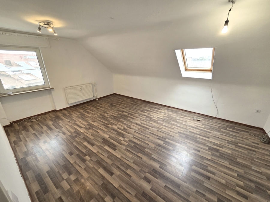 SCHÖNE, HELLE, 3 ZIMMER DACHGESCHOSSWOHNUNG MIT PKW GARAGE…, 76767 Hagenbach, Dachgeschosswohnung