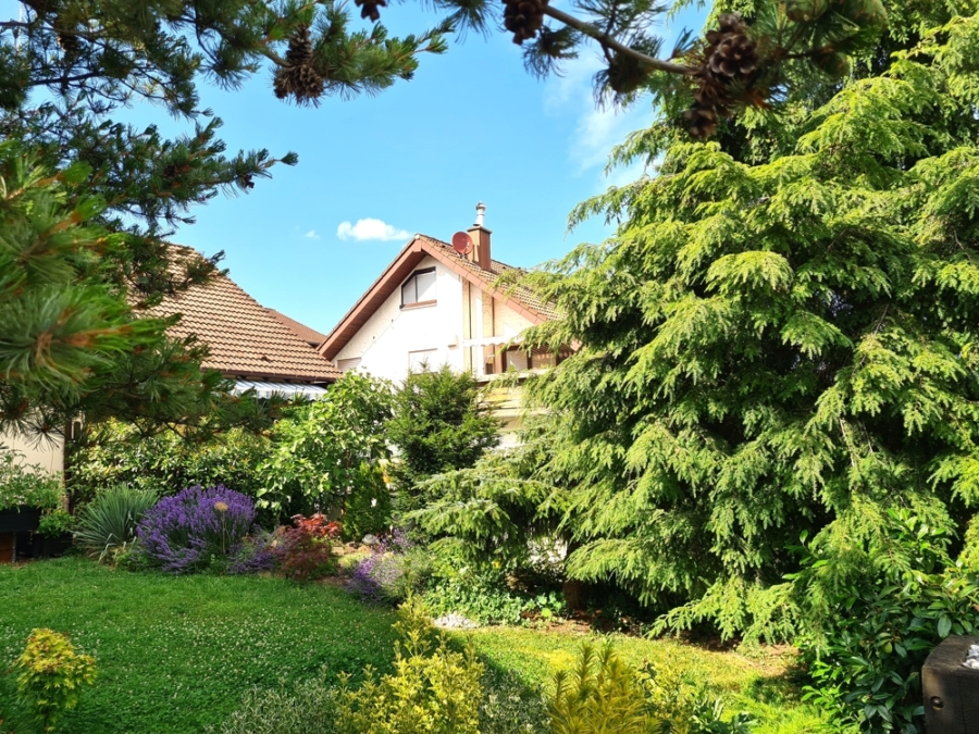 2 FAMILIENHAUS MIT EINBAUKÜCHEN, 2 BALKONEN, 3 BÄDERN SOWIE EINER DOPPELGARAGE, 75217 Birkenfeld, Doppelhaushälfte