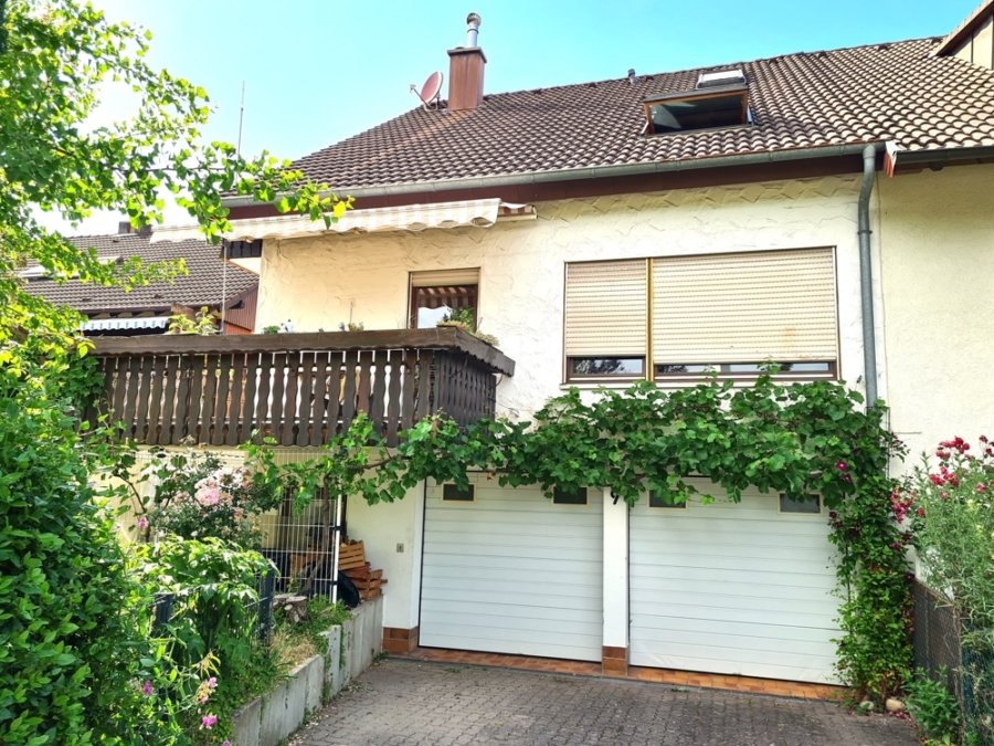 2 FAMILIENHAUS MIT EINBAUKÜCHEN, 2 BALKONEN, 3 BÄDERN SOWIE EINER DOPPELGARAGE, 75217 Birkenfeld, Doppelhaushälfte